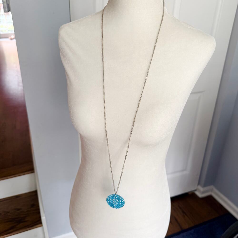 🍭6/$30 Long robin's egg blue filigree pendant necklace on silver chain